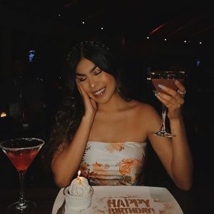 Meet your Posher, Dania